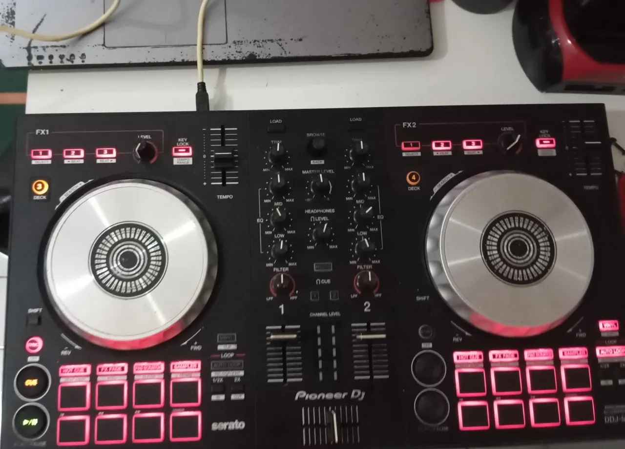 Controladora Pioneer DJ DDJ-SB3