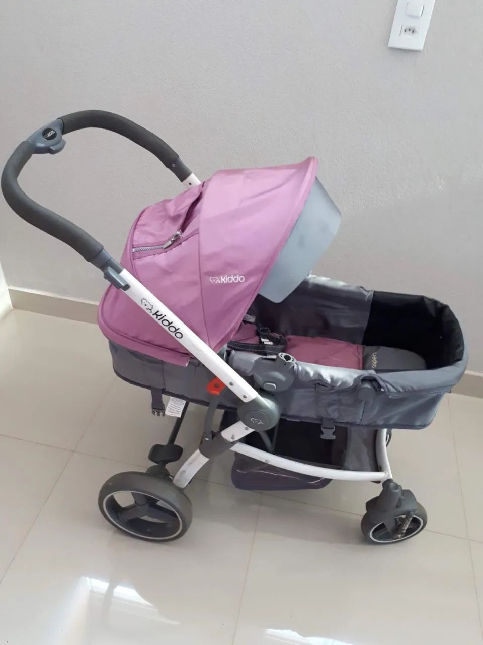 Carrinho de bebê com bebê conforto e base para carro, marca Kiddo 3 em 1 - Foto 3