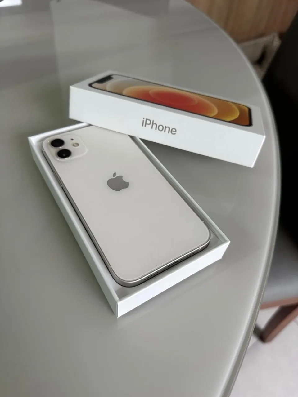 iPhone 12 Branco 64GB com caixa e acessórios