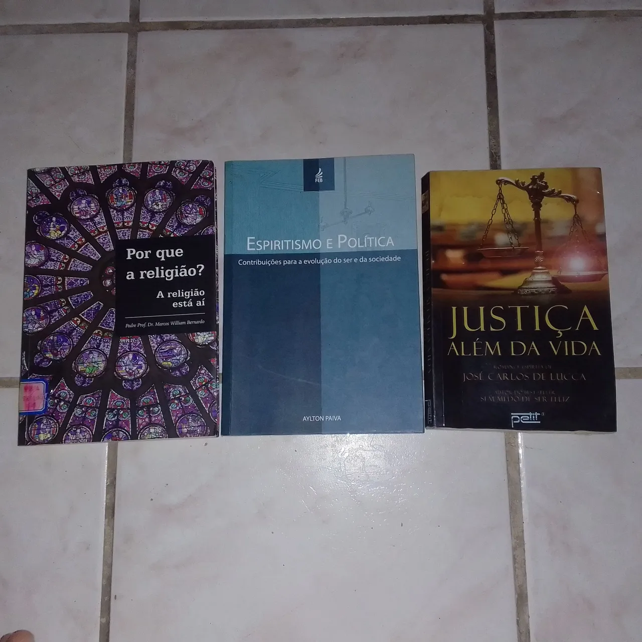 Livros sobre Espiritismo e Religião - Diversos Títulos