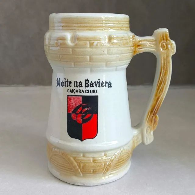 Antiga caneca de Chopp alusiva à festa Noite na Baviera