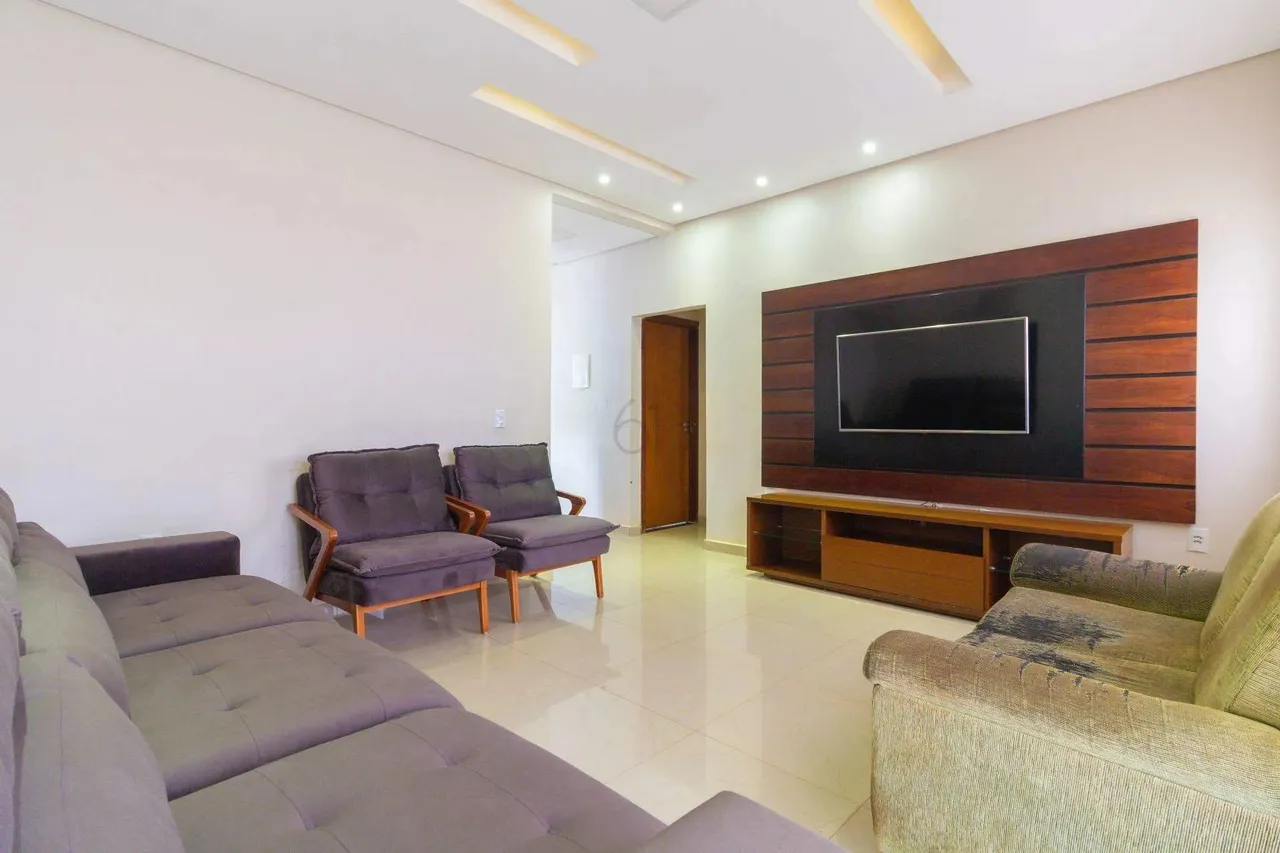 VICENTE PIRES - RUA 8 - LOTE DE 800M² COM 2 CASAS - 5 QUARTOS - PISCINA