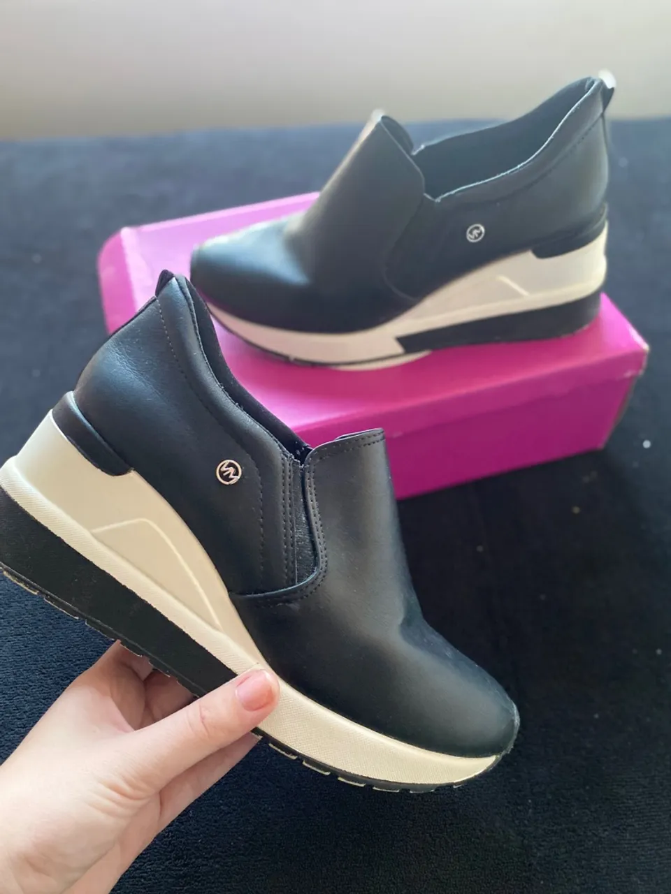 Vendo sapatos femininos praticamente novo