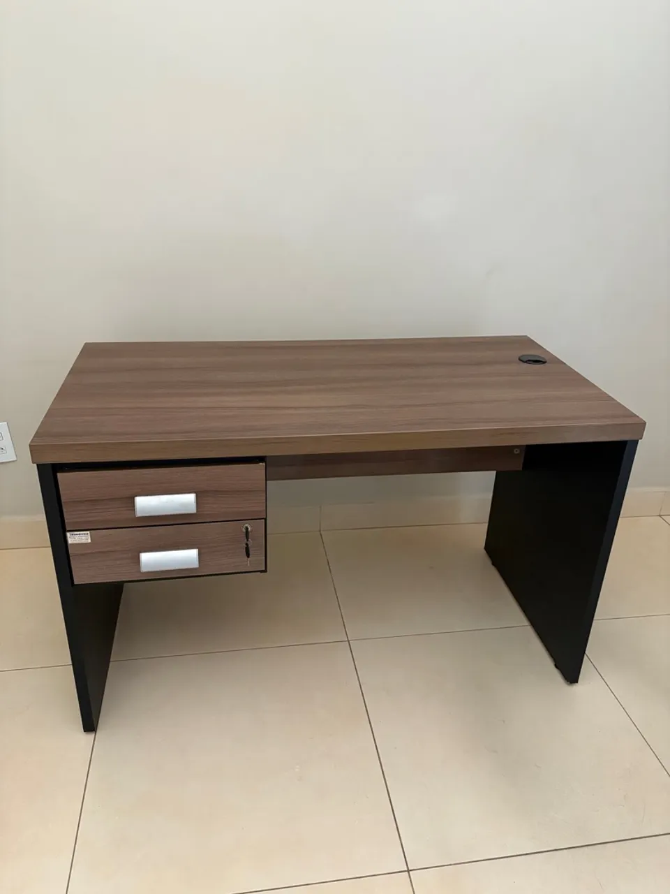 Mesa de Escritório Pandin ( Praticamente Novas )