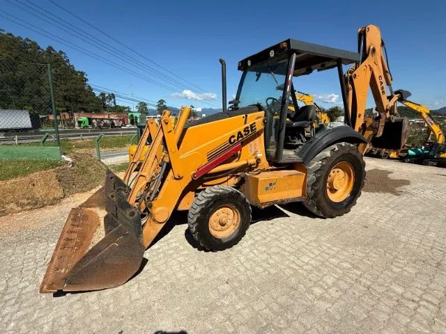 RETROESCAVADEIRA CASE MODELO 580M 4x2 - Foto 5
