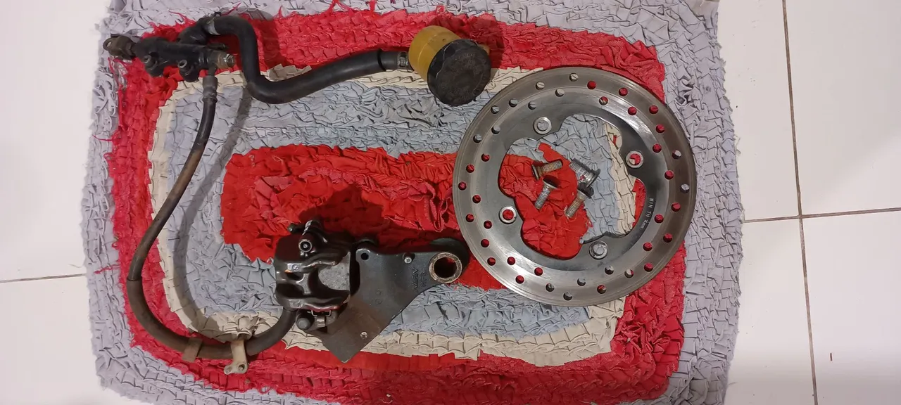Conjunto de Freio de Moto - Disco, Pinça e Mangueira