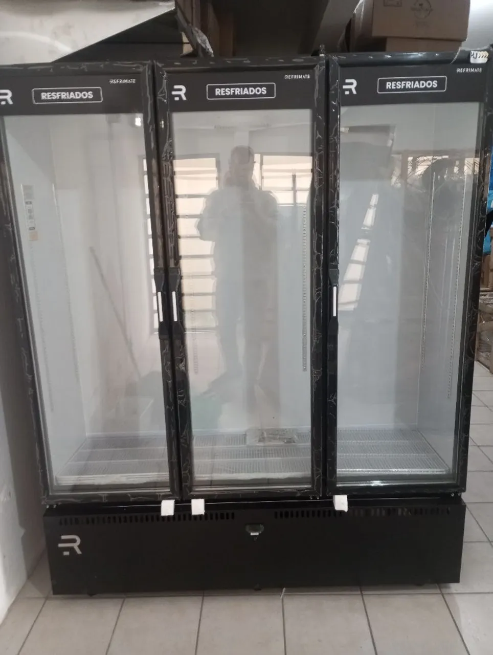 NZ. Auto serviço refrigerado 3 portas REFRIMATE