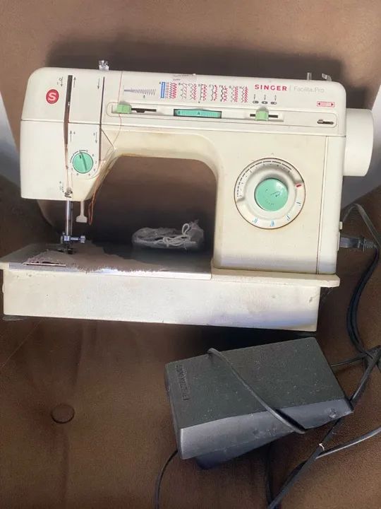 Máquina de Costura Singer Facilita Pro