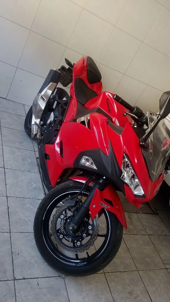 Moto muito boa único dono 