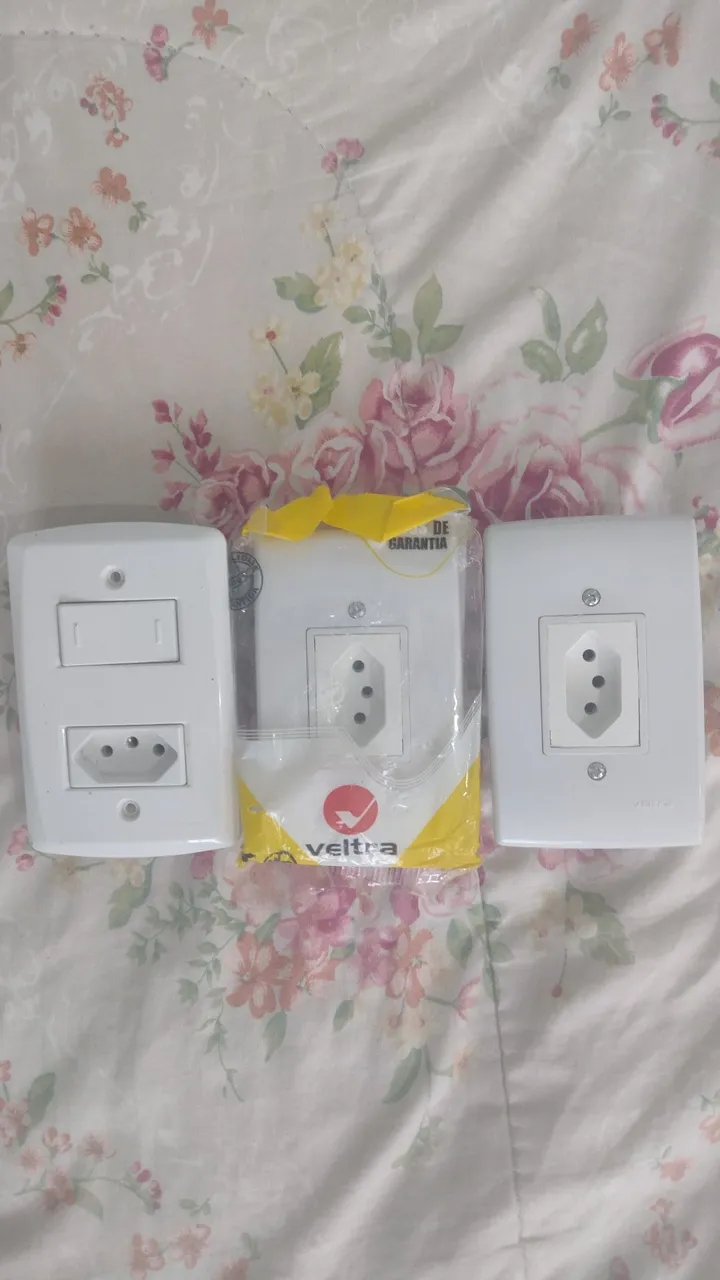 3 tomadas com interruptor e 2 tomadas novas marca fame, ilumi, tramontina e veltra, novos