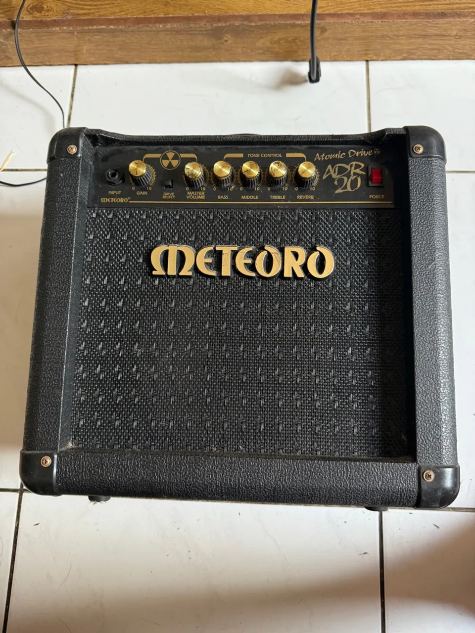 Amplificador Guitarra Meteoro Atomic Drive ADR 20