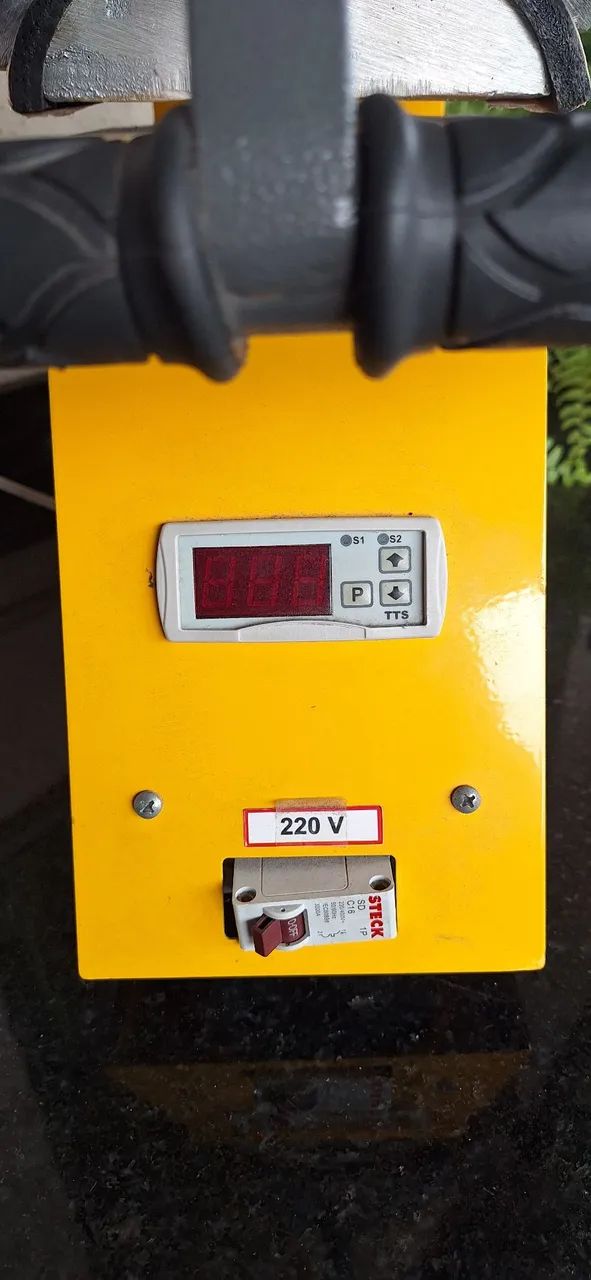 Máquina de estamparia para bonés e pequenos formatos. - Foto 2