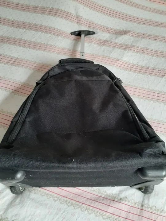 Mochila com alça e rodinha  para note book 