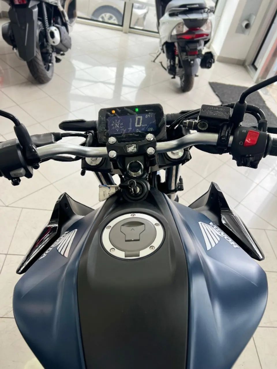 CB 300 Twister ABS 2025 - Foto 2