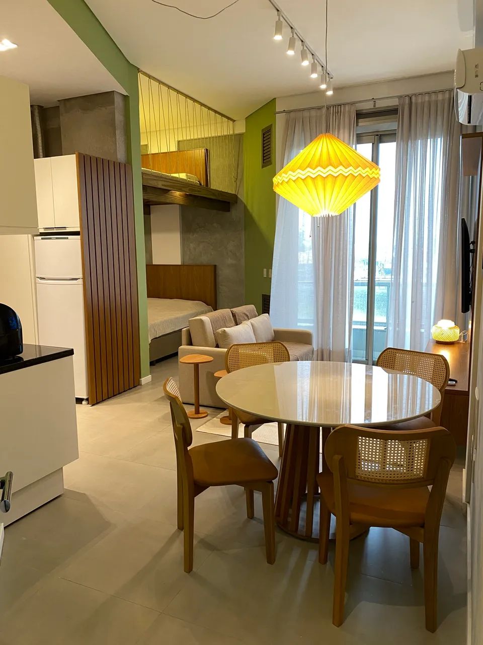 Alugo loft quarteirão da praia do campeche 