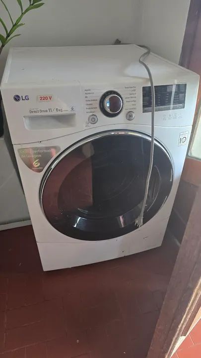 Máquina de Lavar lava e seca LG 11kg Direct Drive 
