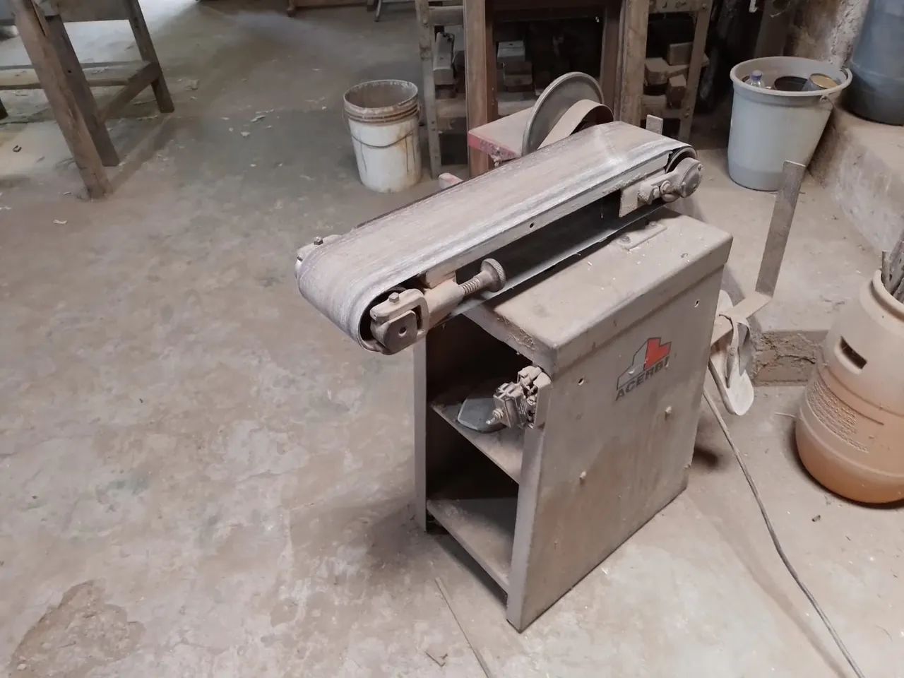 Lixadeira de Bancada com Lixa de Cinta e Disco - Foto 4