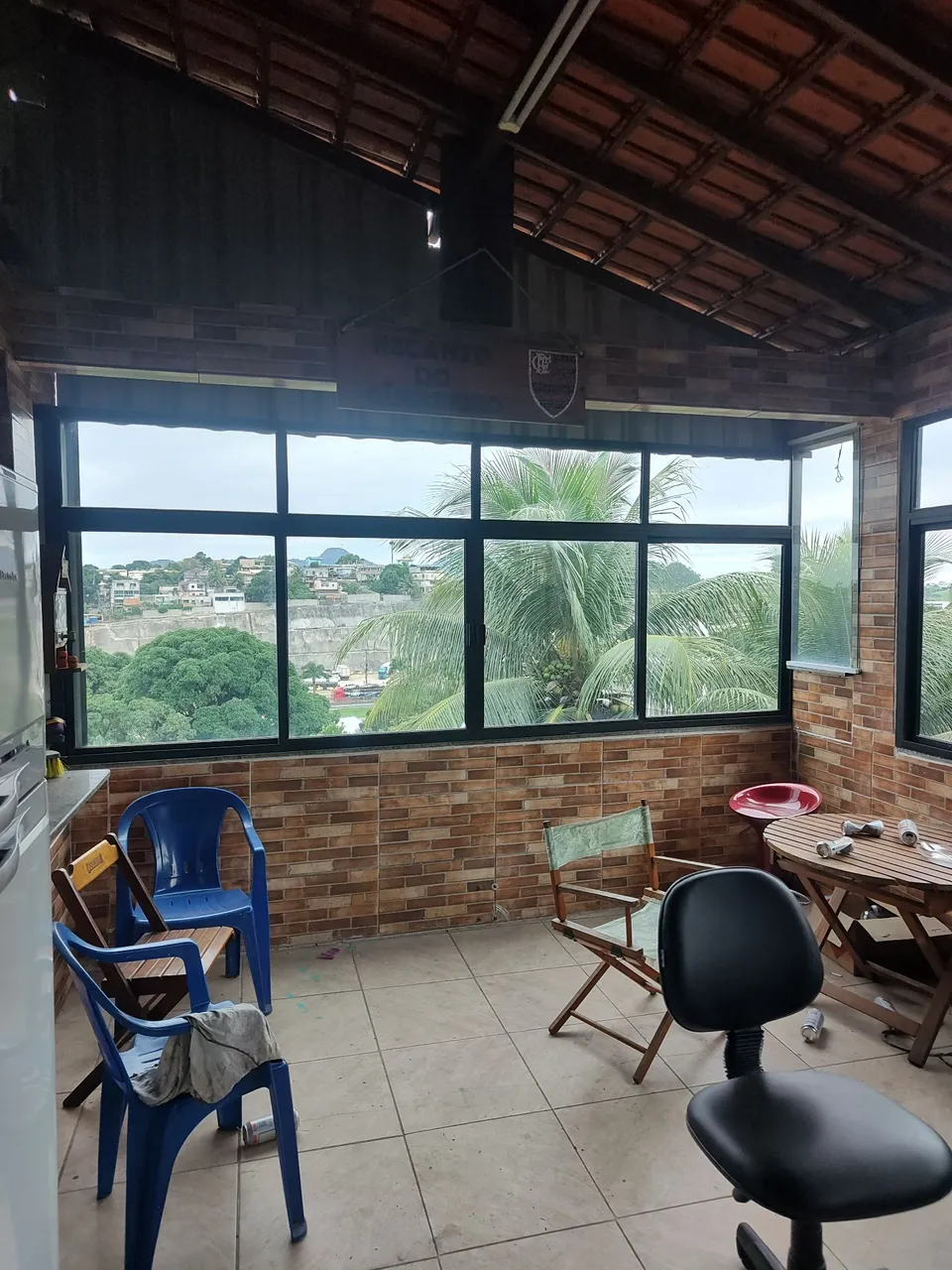 Janela de alumínio com vista panorâmica