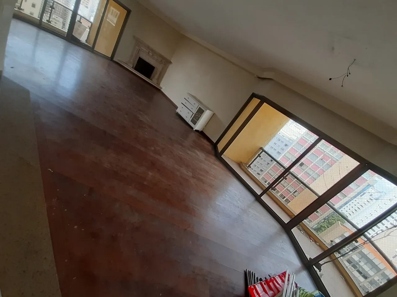 APTO PARA ALUGUEL E/OU VENDA com 270 m2 uteis - Living - 4 dorms = 2 suiites, lazer comple