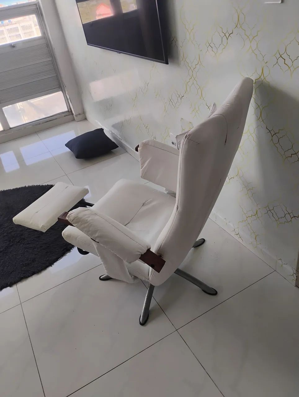 Cadeira slim em napa branca - Foto 3