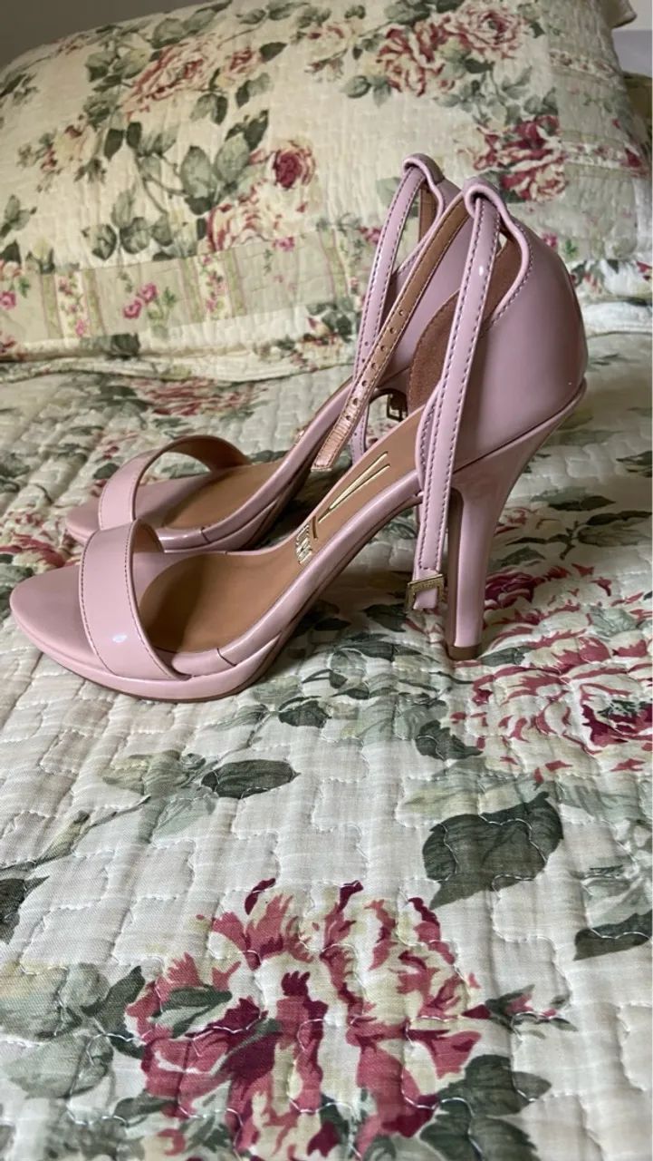Vendo sandália verniz rosa feminina  - Foto 2