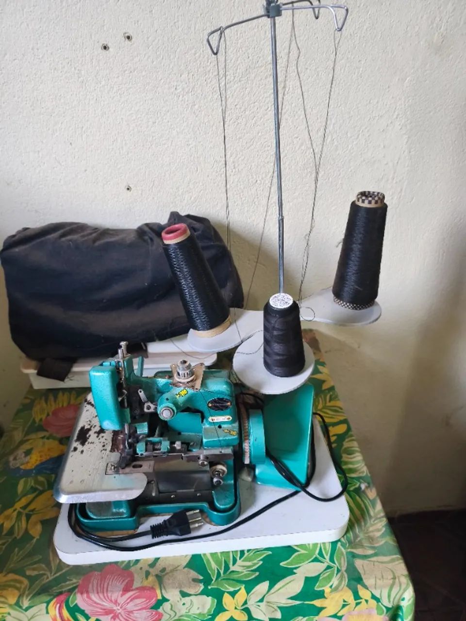 Vendo máquina de costura semi-nova!   - Foto 2