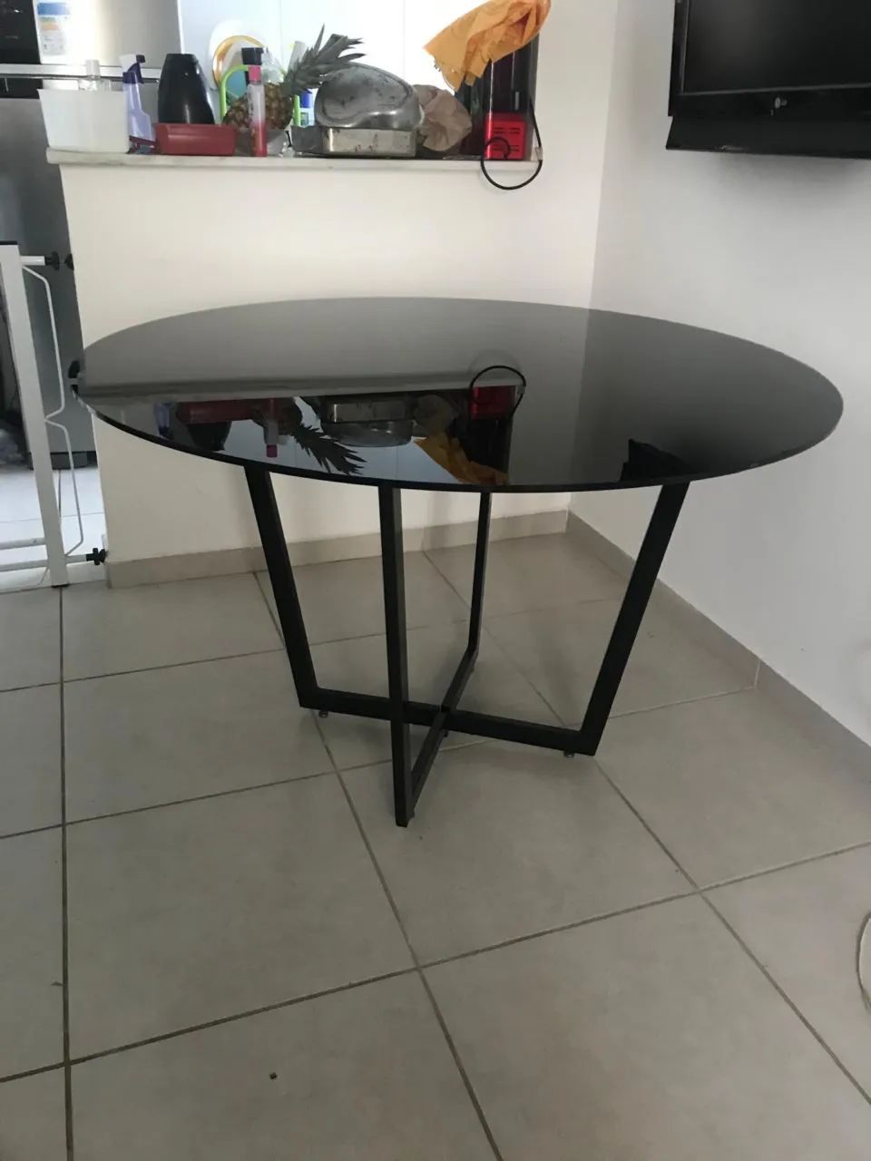Mesa oppa (tampo de vidro) + 4 cadeiras.