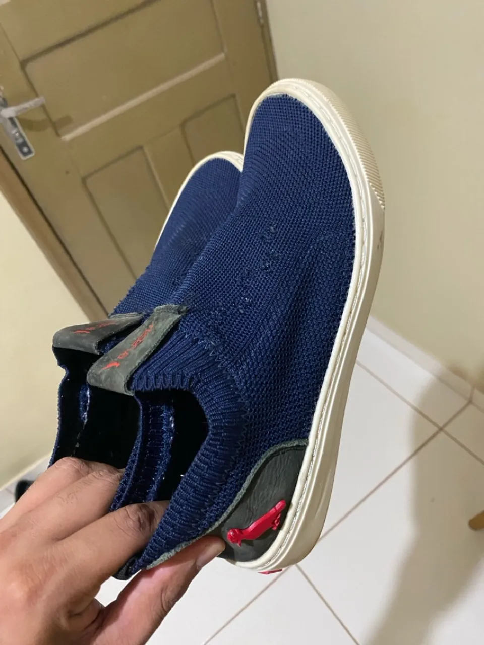 Tênis Azul Confortável e estiloso