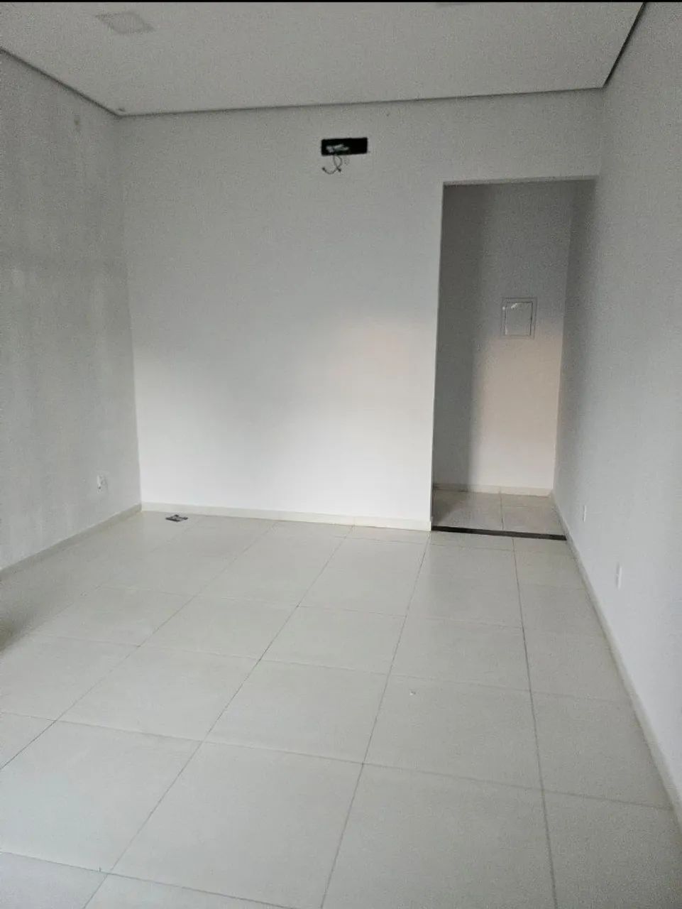 Sala Comercial Com Portão de Segurança - Foto 2