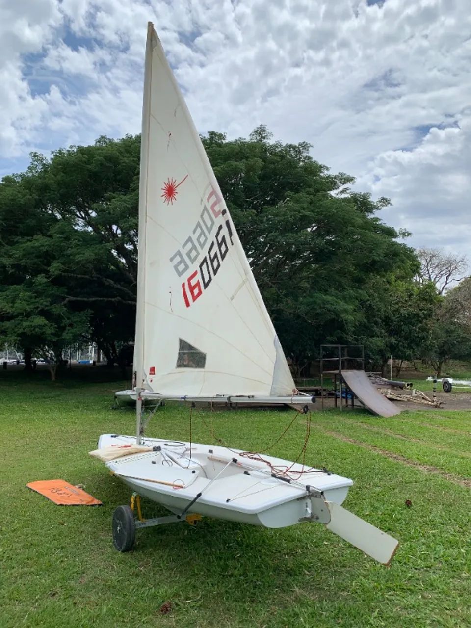 Veleiro Laser PSB n° 83442 - Radial  - Foto 6