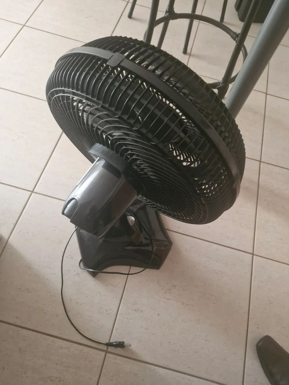 Ventilador de Mesa Britânia Maxx Force BVT400 40cm - Preto - 220V - Foto 2
