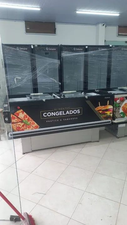 A. Ilha de congelados 2 e 3 metros Gelopar 