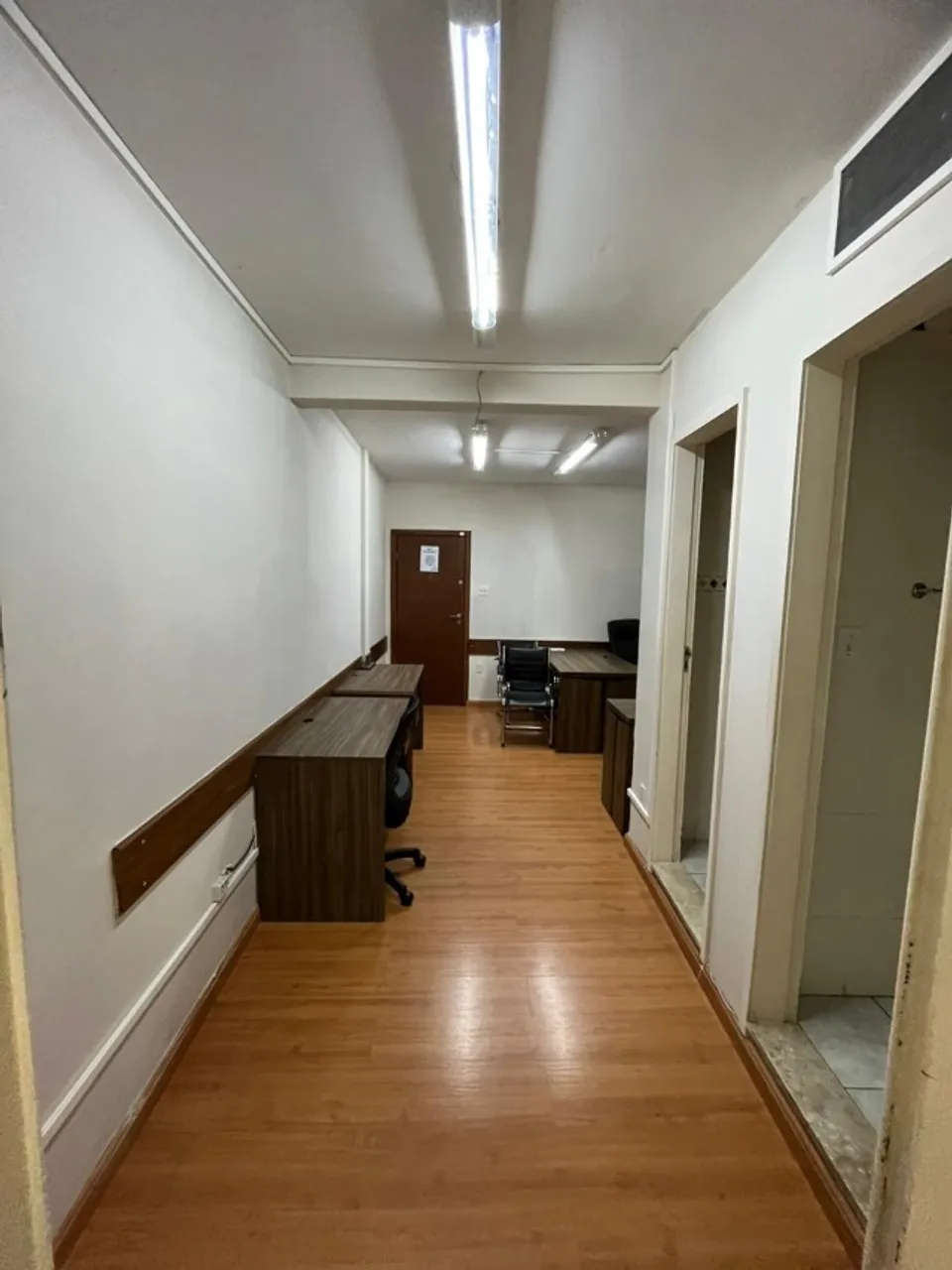 Sala comercial na Reta da Penha pronta para trabalhar!