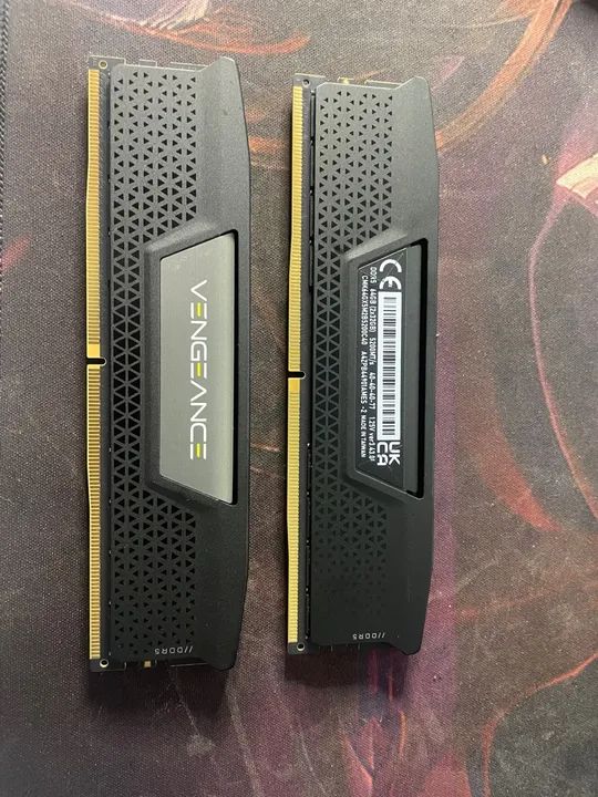 Memória RAM Corsair Vengeance 64GB DDR5 5200MHz
