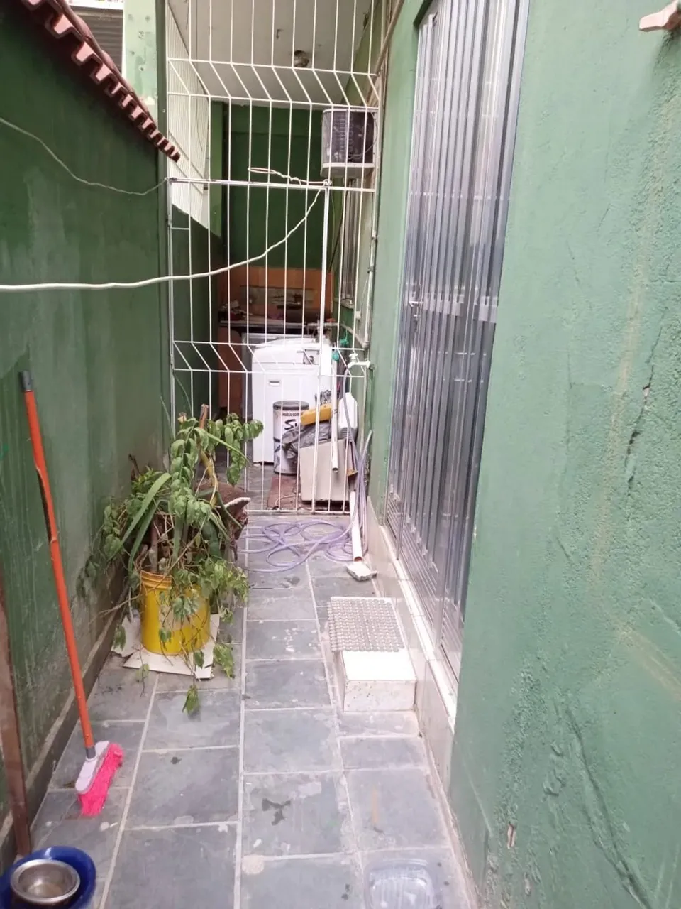 ( 2 1 ) 9 8 7 7 4 1921 zap ou ligue, Localizada no Jardim íris , esta casa é uma excelente