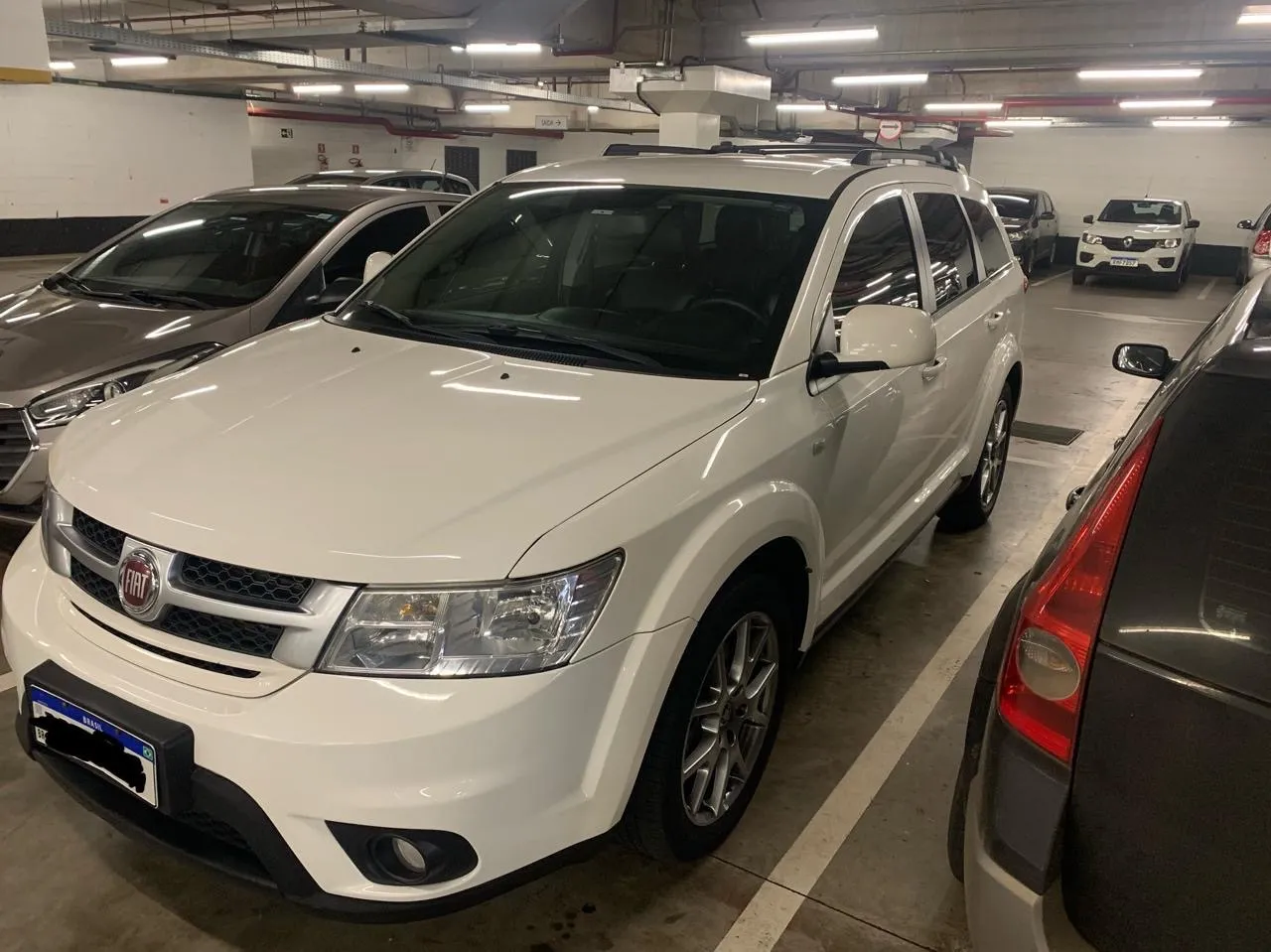 ? IMPERDÍVEL: Fiat Freemont 2015 Automática Completa em Couro - R$ 57.900