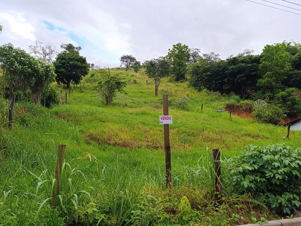 Vende-se bom terreno na Lajinha! Baixou pra vender rápido! - Foto 2