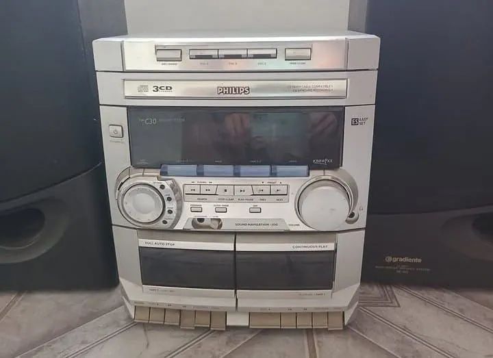 Aparelho de som philips com duas caixas gradiente. - Foto 2