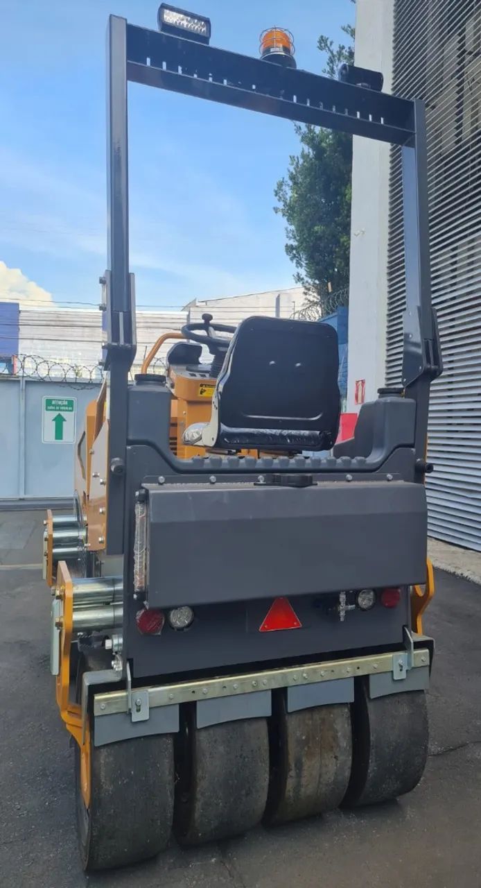 Rolo Vibratório St35000 Motor Yanmar 3tnv88 - Foto 4