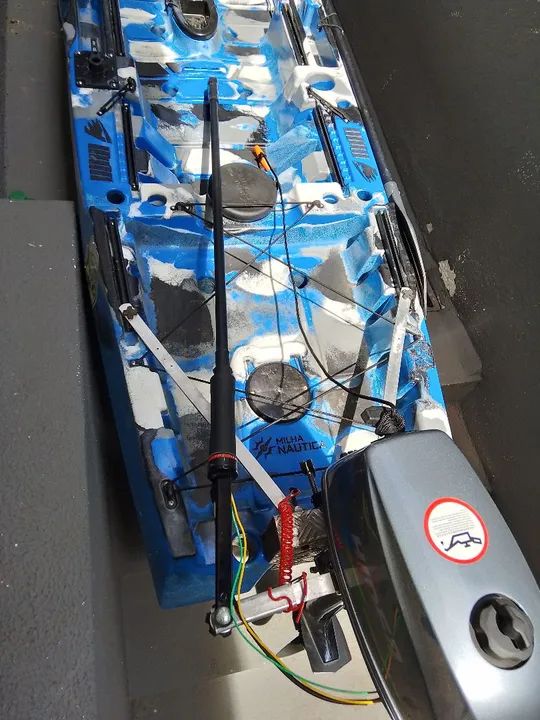 Caiaque iron com motor 6.500  - Foto 5