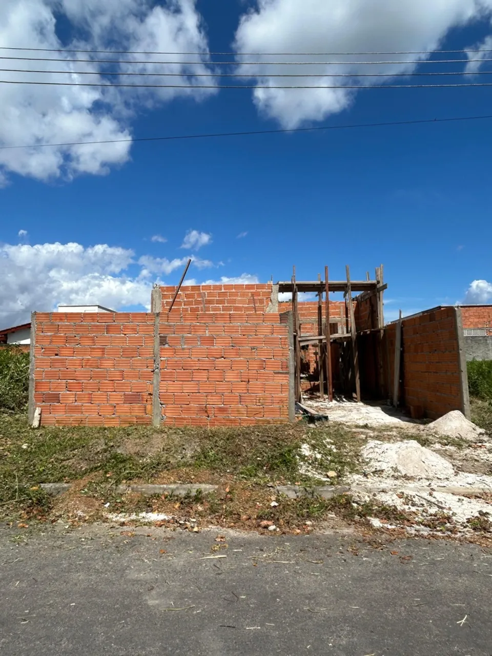 CASA EM CONSTRUÇÃO