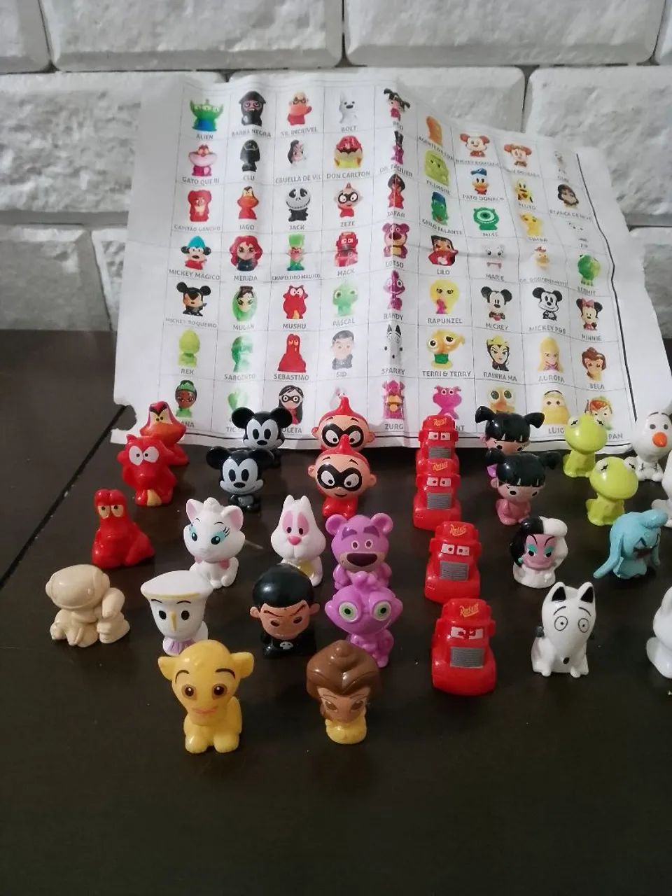 Coleção Gogos com 40 personagens - Hobbies e coleções - Campo