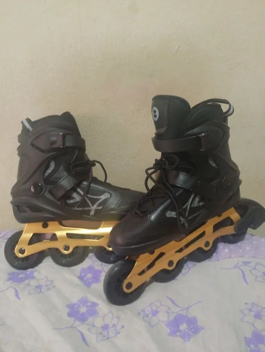 Patins Inline Adulto Preto e Dourado - Foto 2
