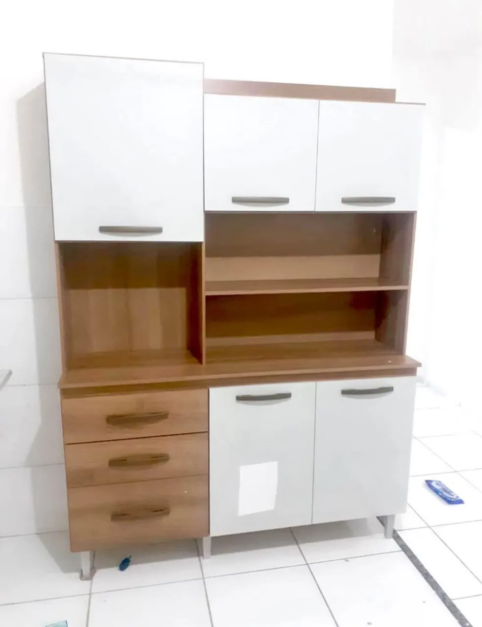 Armário de Cozinha Compacto - Design Moderno