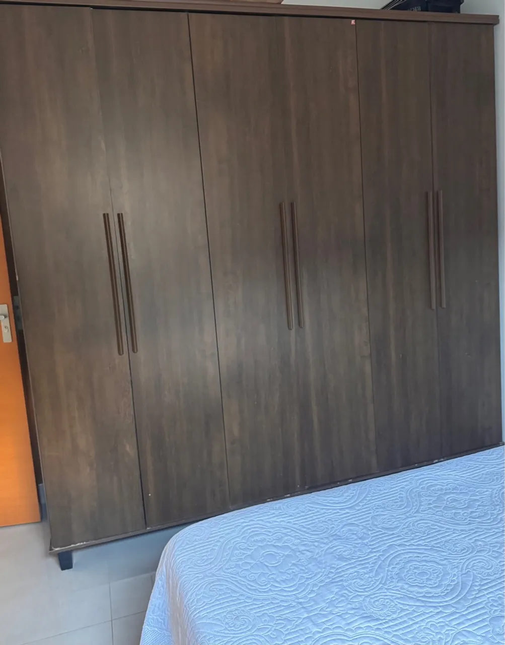 Guarda roupa casal bem conservado 6 portas 