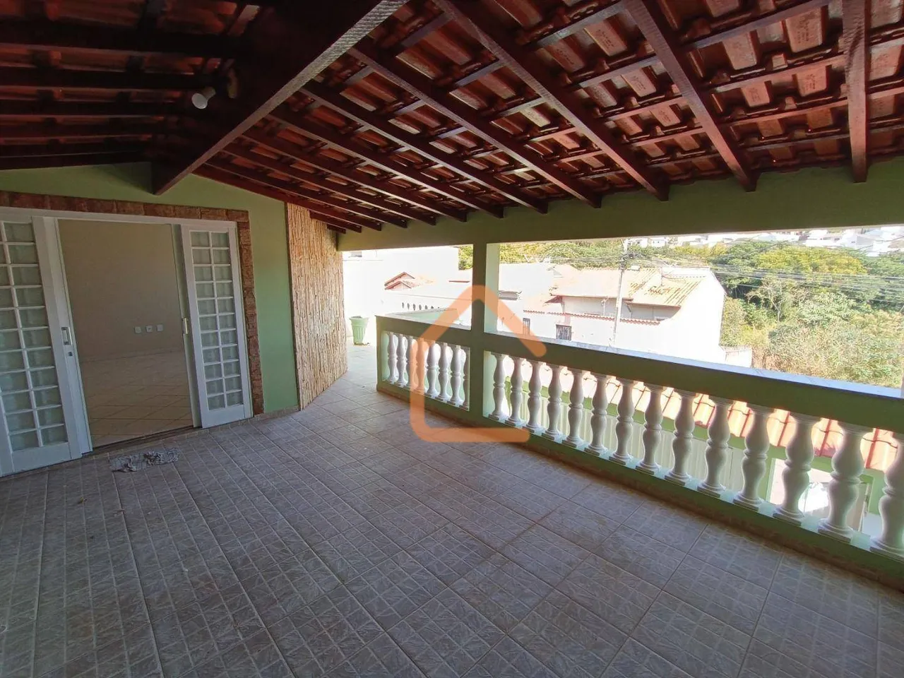 Casa com 3 dormitórios para alugar, 153 m² por R$ 3.500,00 - Santa Clara - Pouso Alegre/MG