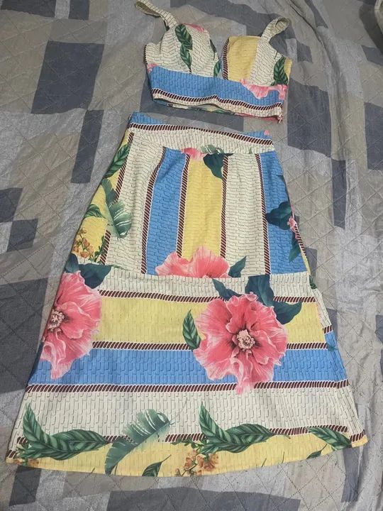 LINDO CONJUNTO SAIA E CROPPED  - Foto 3