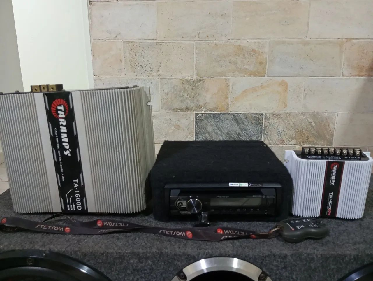 Car audio box64220039867778120