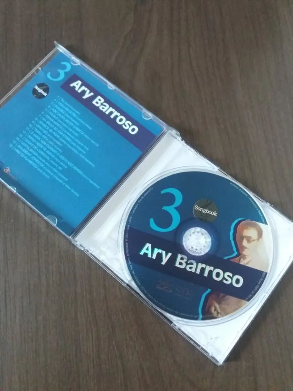 CD ARY BARROSO COM VÁRIOS GRANDES CANTORES - SEMINOVO - Foto 2