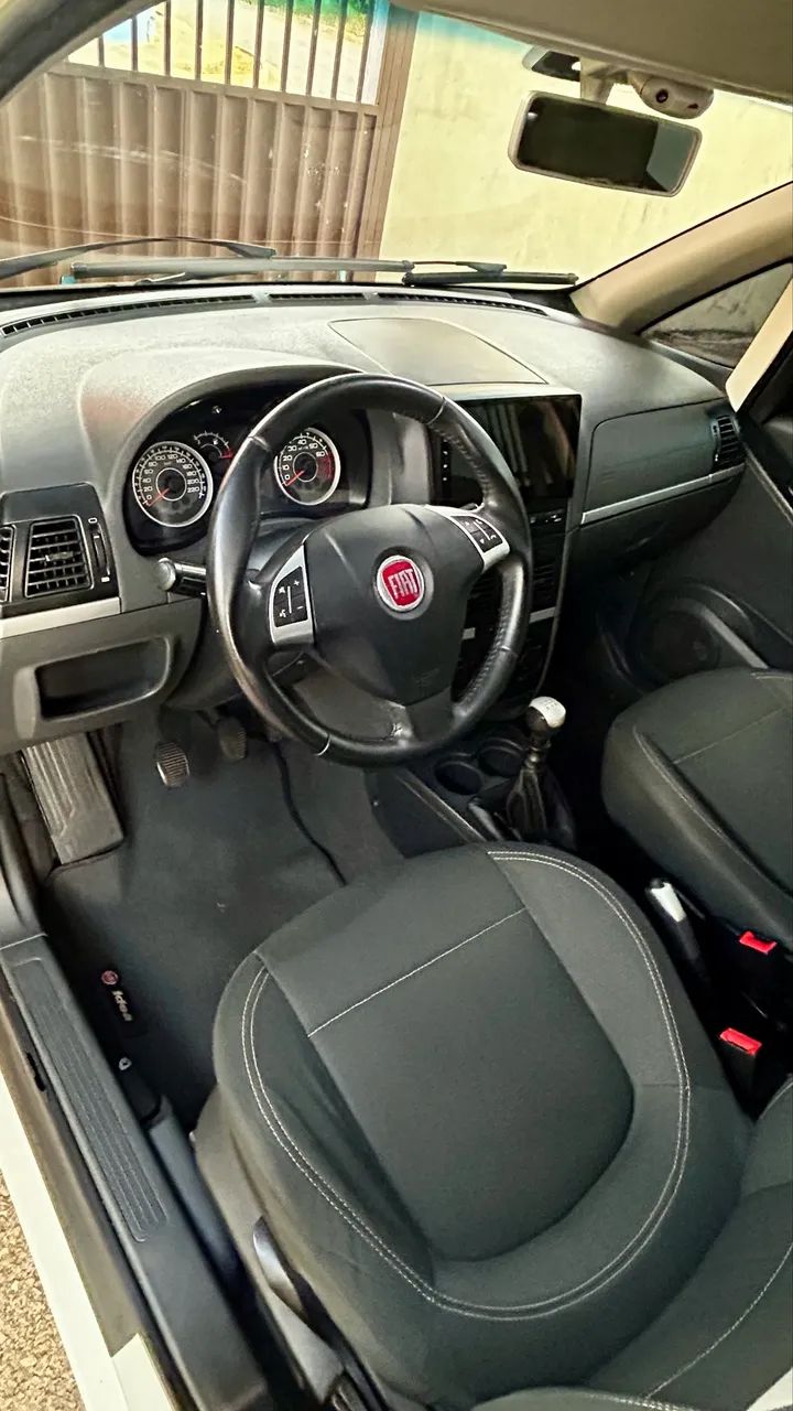Fiat Idea Attractive 1.4 Fire Flex 8V 5P 2012 - Foto 4